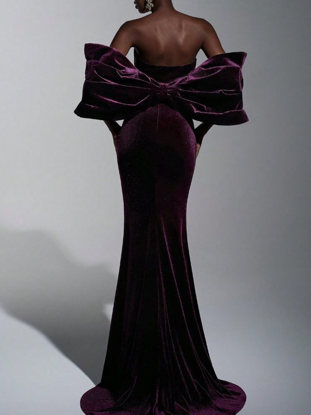 Burgundy Elegant Women's Velvet Formal Gala Dress - Picture 2 of 7